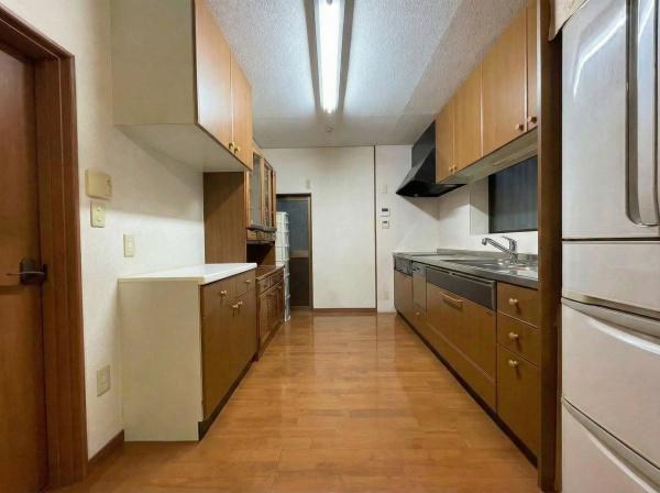 ���{�����s�k�ΐؒ��̒��È�ˌ��ẴL�b�`��