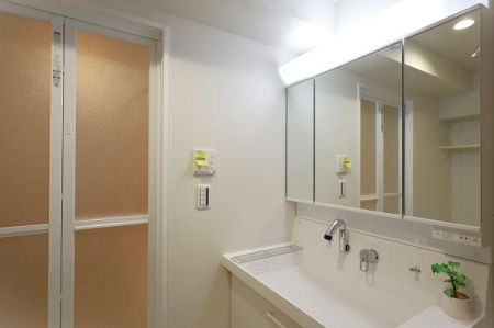 ���{�����s�H����5���ڂ̒��Ã}���V�����̐��ʑ�E���ʏ�