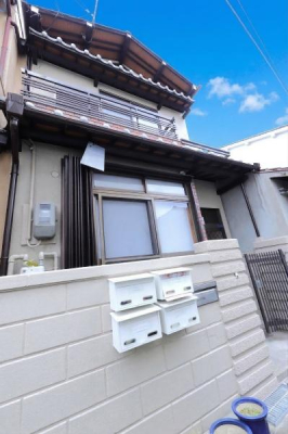 ���{���s���Z�g��j����3���ڂ̒��Ãe���X�n�E�X�̂��̑����n