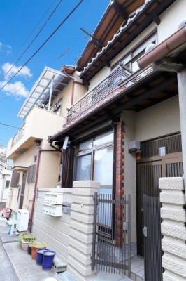 ���{���s���Z�g��j����3���ڂ̒��Ãe���X�n�E�X�̑O�ʓ��H�܂ތ��n�ʐ^