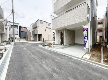 ���{�L���s�]���쒬3���ڂ̐V�z��ˌ��Ă̑O�ʓ��H�܂ތ��n�ʐ^