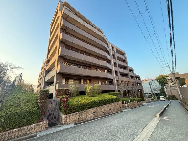 大阪府吹田市桃山台5丁目 の中古マンションの現地外観写真