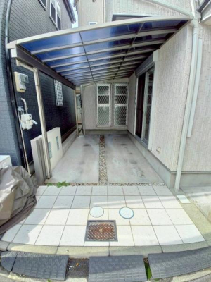 ���{�����s�o�_��{���̒��È�ˌ��Ă̒��ԏ�