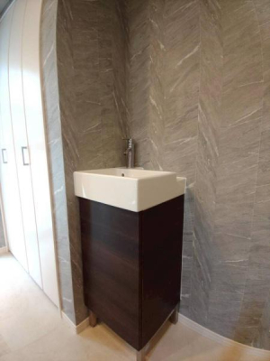 ���{�����s�o�_��{���̒��È�ˌ��Ă̐��ʑ�E���ʏ�