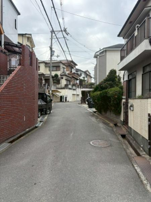 ���{�Q����s���`�����u�̒��È�ˌ��Ă̑O�ʓ��H�܂ތ��n�ʐ^