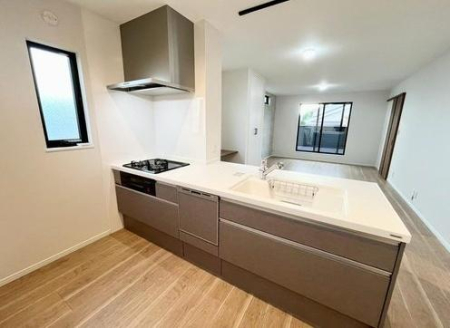 ���{�����s��@��2���ڂ̐V�z��ˌ��ẴL�b�`��