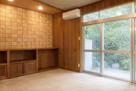 ���Ɍ����{�s�����K�[�f���̒��È�ˌ��Ẵ��r���O