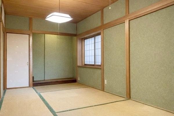 ���Ɍ����{�s�����K�[�f���̒��È�ˌ��Ă̘a��