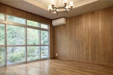 ���Ɍ����{�s�����K�[�f���̒��È�ˌ��Ă̗m��