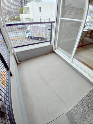 ���{�����s����c4���ڂ̒��È�ˌ��Ẵo���R�j�[