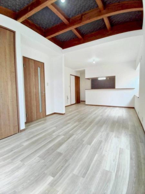 ���{�����s����c4���ڂ̒��È�ˌ��Ẵ��r���O