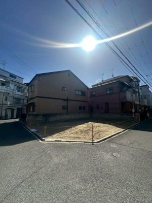 ���{�Q����s�r�c1���ڂ̐V�z��ˌ��Ă̂��̑����n