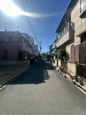 ���{�Q����s�r�c1���ڂ̐V�z��ˌ��Ă̑O�ʓ��H�܂ތ��n�ʐ^