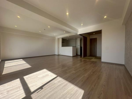 ���{�Q����s�O��쒬�̒��Ã}���V�����̃��r���O