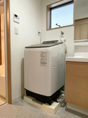 ���{���s����搶�쐼4���ڂ̒��È�ˌ��Ă̐��ʑ�E���ʏ�