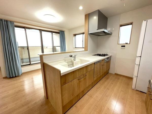 ���{���s����搶�쐼4���ڂ̒��È�ˌ��ẴL�b�`��