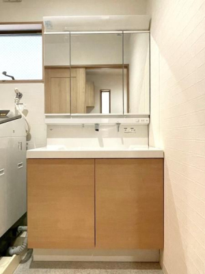 ���{���s����搶�쐼4���ڂ̒��È�ˌ��Ă̐��ʑ�E���ʏ�