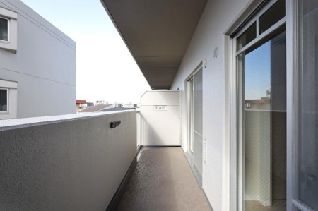 ���{���s������A4���ڂ̒��Ã}���V�����̃o���R�j�[