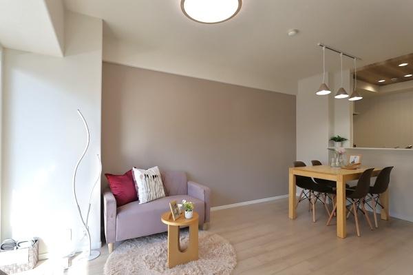 ���{���s������A4���ڂ̒��Ã}���V�����̃��r���O