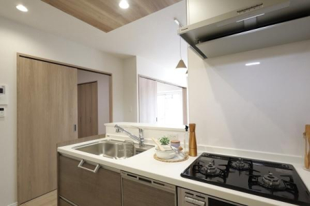 ���{���s������A4���ڂ̒��Ã}���V�����̃L�b�`��