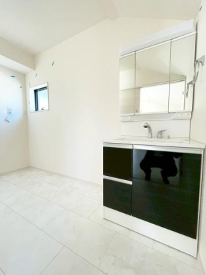 ���{�L���s����2���ڂ̐V�z��ˌ��Ă̗���