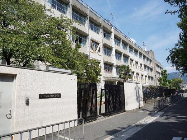 ���{�����s�ԉ�����1���ڂ̒��Ãe���X�n�E�X�̎��ӊ�