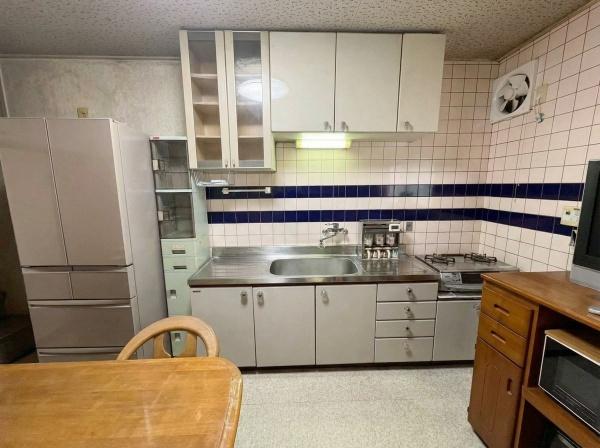 ���{�����s��c�㒬1���ڂ̒��È�ˌ��ẴL�b�`��