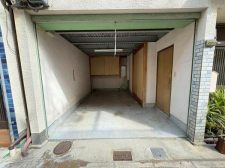 ���{�����s��c�㒬1���ڂ̒��È�ˌ��Ă̒��ԏ�