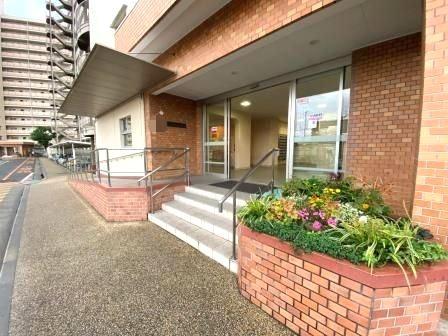 ���{�Q����s�r�c�k���̒��Ã}���V�����̃G���g�����X