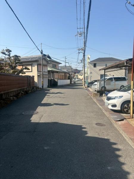 ���{�Q����s�ΒÌ����̓y�n�̑O�ʓ��H�܂ތ��n�ʐ^