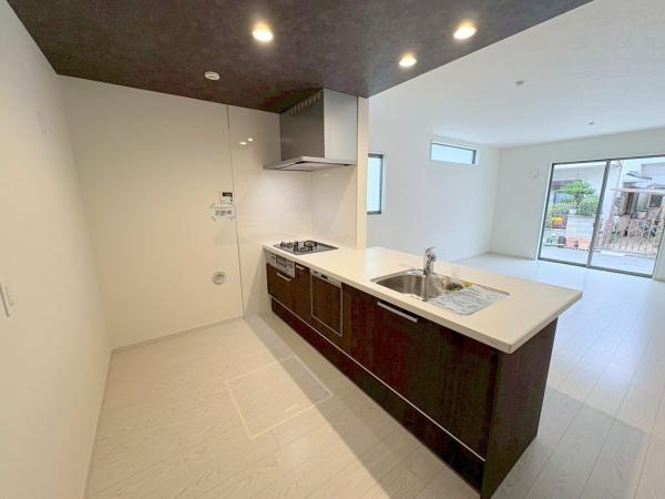 ���{�����s�ʋ�����1���ڂ̐V�z��ˌ��ẴL�b�`��