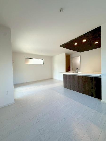 ���{�����s�H����5���ڂ̐V�z��ˌ��Ẵ��r���O