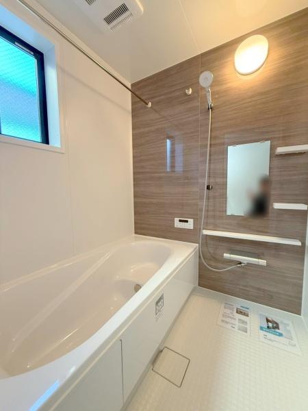 ���{�����s�H����5���ڂ̐V�z��ˌ��Ă̗���