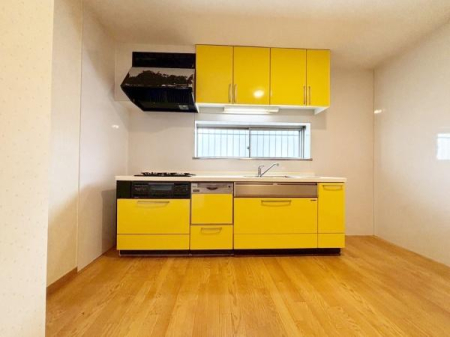 ���{�L���s�F�쒬3���ڂ̒��È�ˌ��ẴL�b�`��