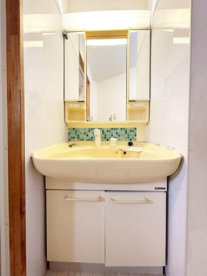 ���{�L���s�F�쒬3���ڂ̒��È�ˌ��Ă̐��ʑ�E���ʏ�