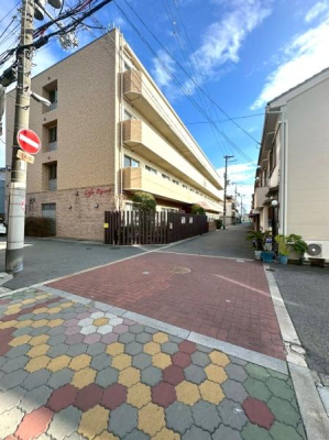 ���{���s���Z�g��Z����c1���ڂ̒��È�ˌ��Ă̑O�ʓ��H�܂ތ��n�ʐ^