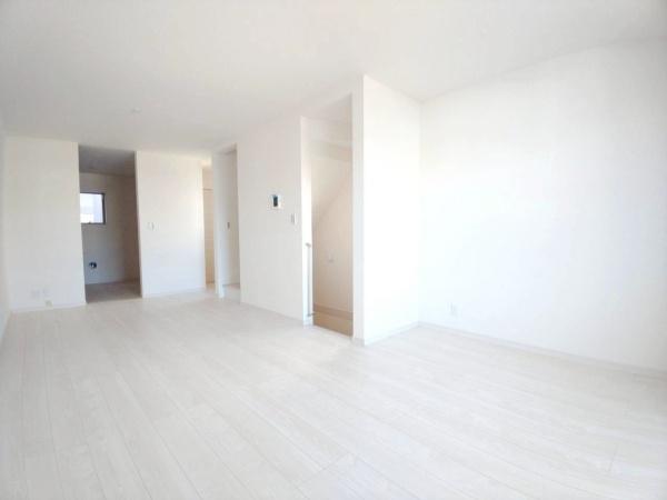 ���{�����s�H����1���ڂ̐V�z��ˌ��Ẵ��r���O