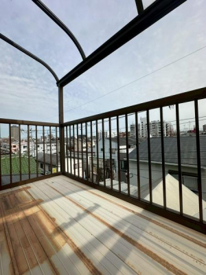 ���{�Q����s�Β��̒��È�ˌ��Ẵo���R�j�[