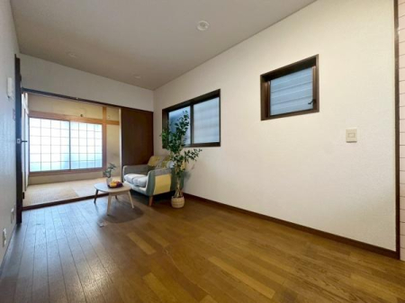 ���{�Q����s�Β��̒��È�ˌ��Ẵ��r���O