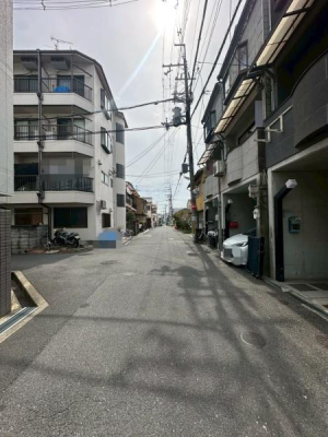 ���{�Q����s�Β��̒��È�ˌ��Ă̑O�ʓ��H�܂ތ��n�ʐ^