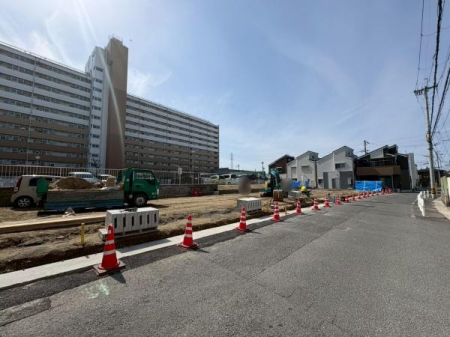 ���{�����s�ʋ�����3���ڂ̓y�n�̑O�ʓ��H�܂ތ��n�ʐ^