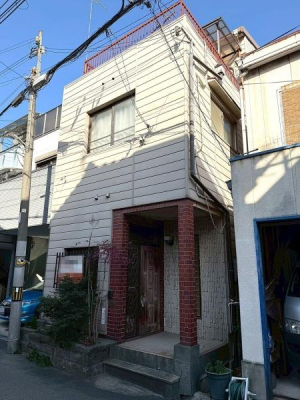 ���{���s����揟�R�k1���ڂ̓y�n�̑O�ʓ��H�܂ތ��n�ʐ^