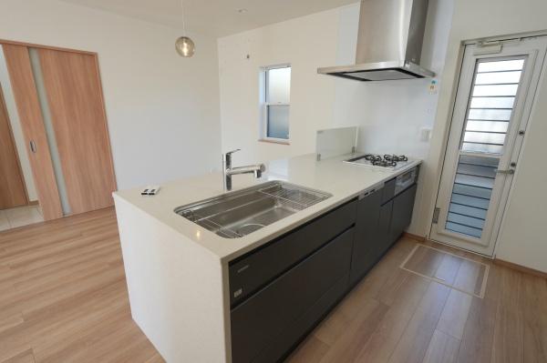 ���{�L���s���L����3���ڂ̒��È�ˌ��ẴL�b�`��