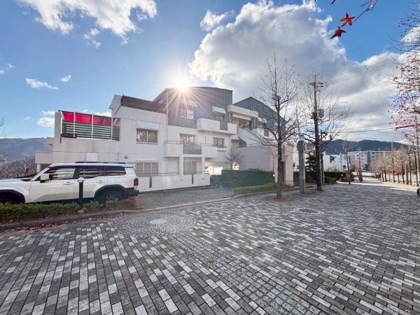 兵庫県西宮市東山台2丁目の中古マンションの現地外観写真