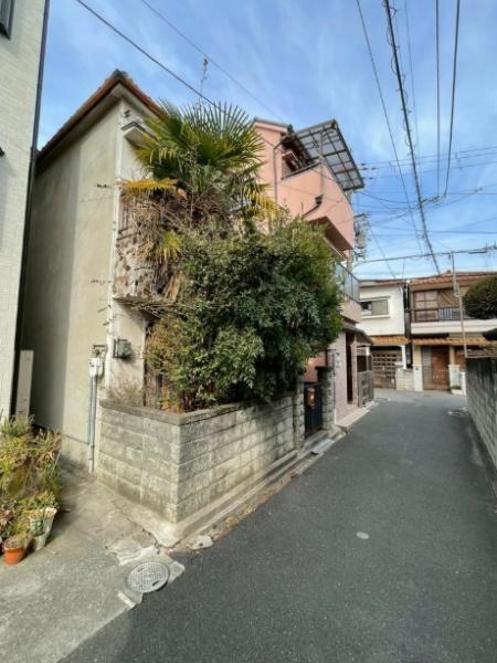 ���{�����s��c��5���ڂ̒��È�ˌ��Ă̑O�ʓ��H�܂ތ��n�ʐ^