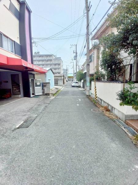 ���{�����s��3���ڂ̓y�n�̑O�ʓ��H�܂ތ��n�ʐ^