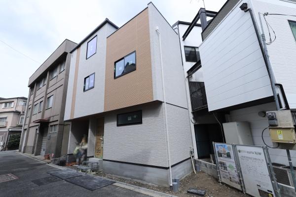 ���{���s����敽��㒬2���ڂ̐V�z��ˌ��Ă̌��n�O�ώʐ^