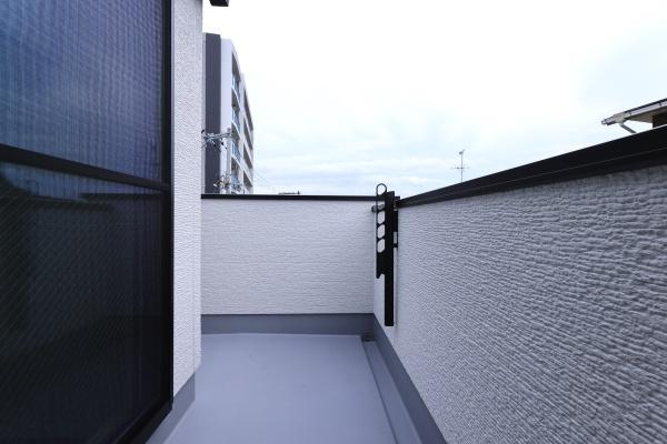 ���{���s����敽��㒬2���ڂ̐V�z��ˌ��Ẵo���R�j�[