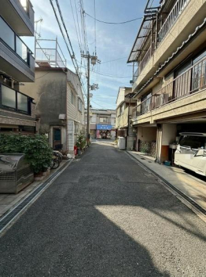 ���{��^�s�Ό����̒��È�ˌ��Ă̑O�ʓ��H�܂ތ��n�ʐ^