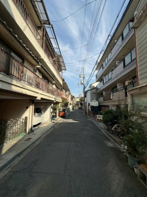 ���{��^�s�Ό����̒��È�ˌ��Ă̑O�ʓ��H�܂ތ��n�ʐ^